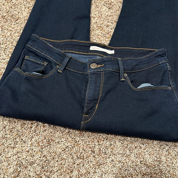 Levi’s - Picture 5 of 8